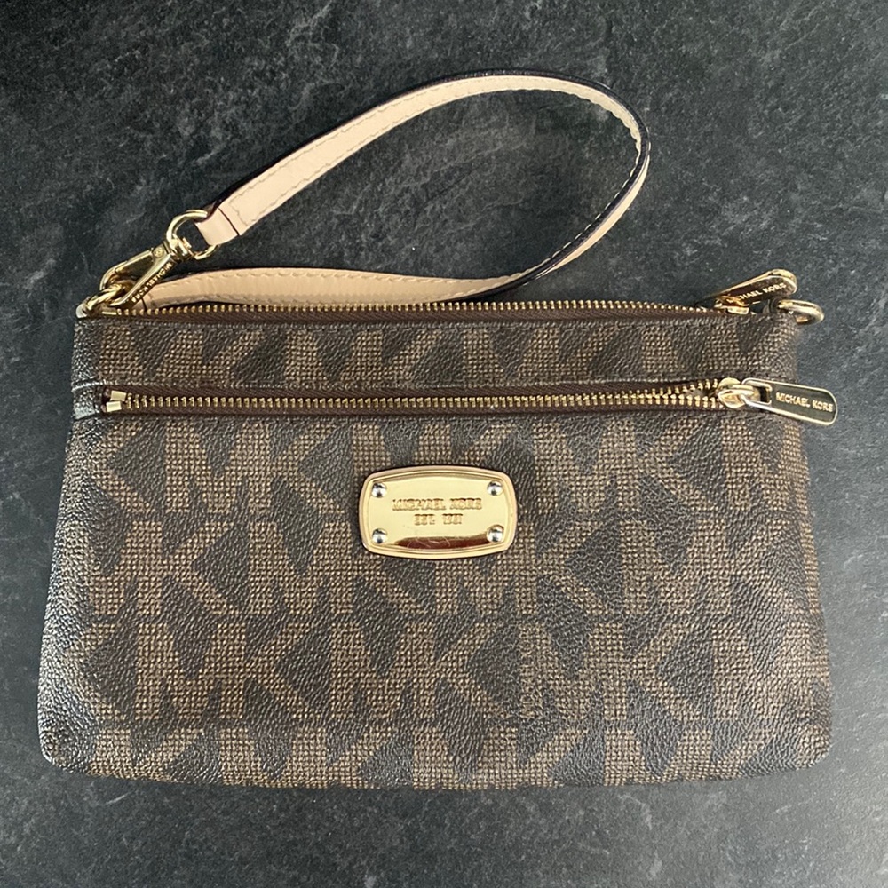 Michael Kors Wristlet
